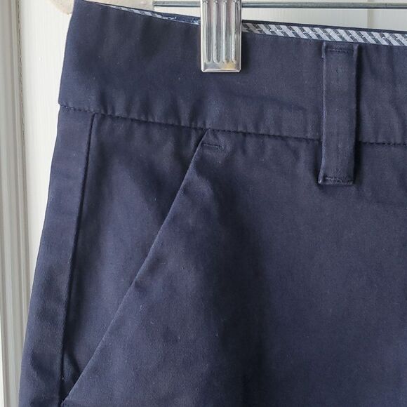 TOMMY HILFIGER SHORTS NAVY BLUE SIZE 8 COTTON STRETCH ALMOST 7" INSEAM - Picture 2 of 7
